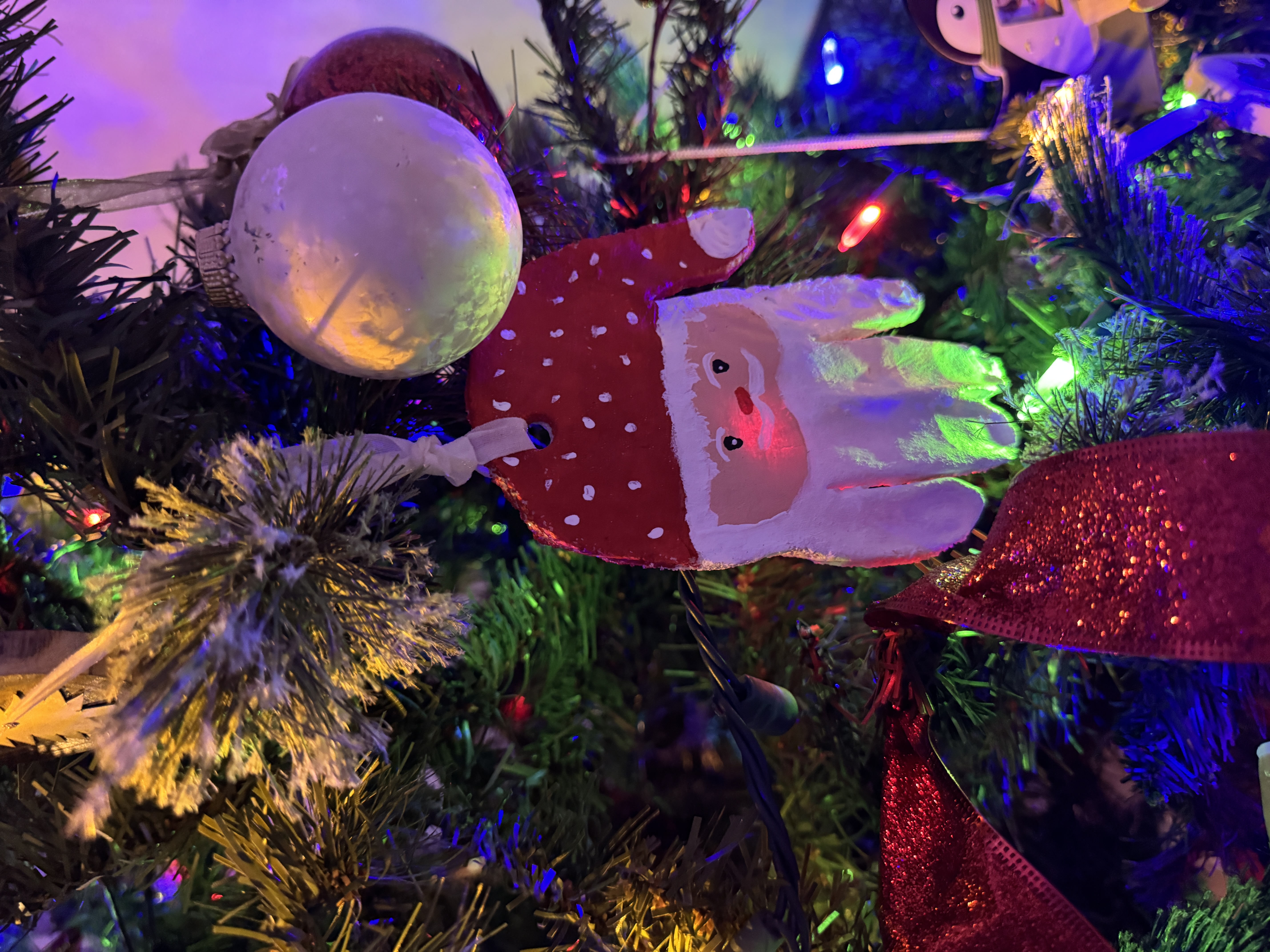 Annabrodea and her toddler making ornaments together